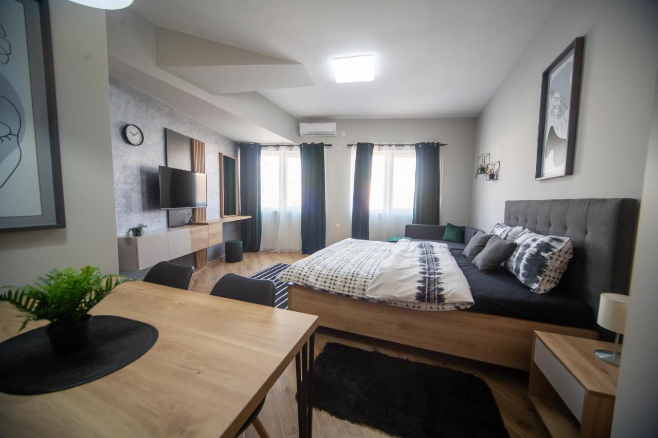 Manoir Apartments City Center Новий Сад Екстер'єр фото