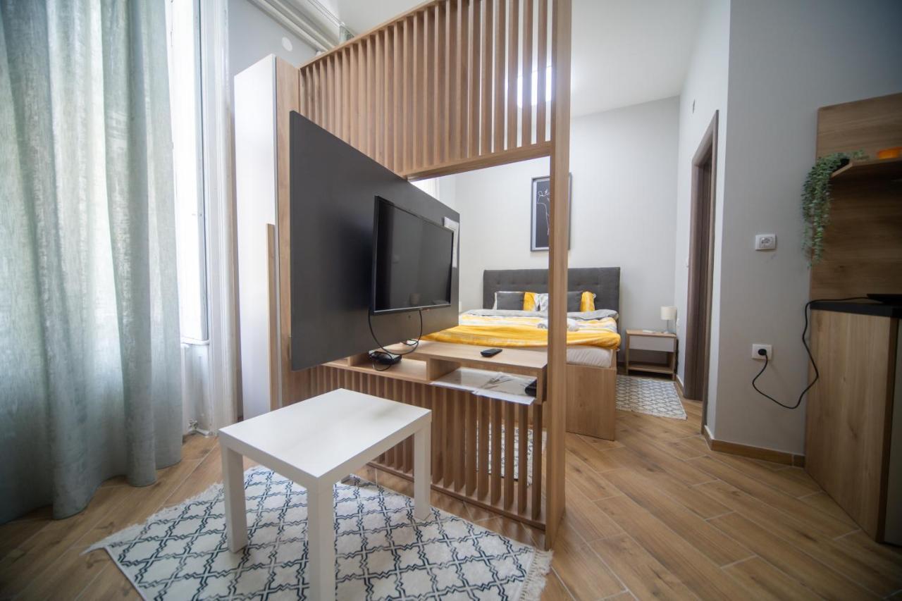 Manoir Apartments City Center Новий Сад Екстер'єр фото